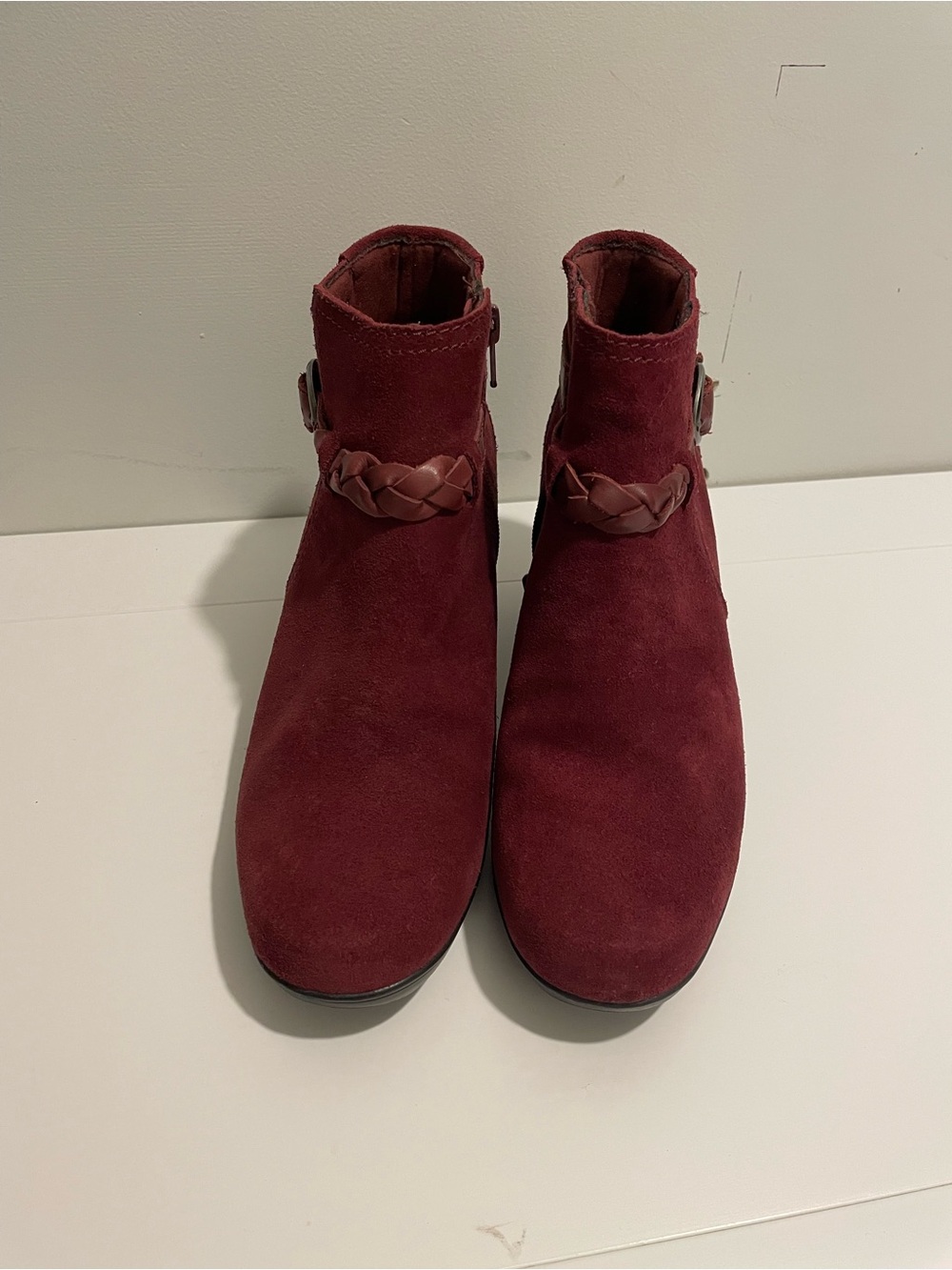 Clarks Brand Women's size 7.5 Burgundy Bendables Bootie Booties Suede Braided - Picture 6 of 7
